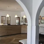 Armadoros / Backpackers Ξενοδοχείο 2*