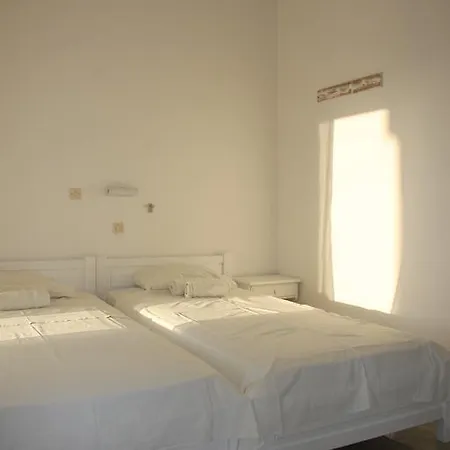 Szálloda Armadoros / Backpackers Íosz