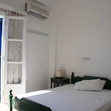 Armadoros / Backpackers Chora (Ios)