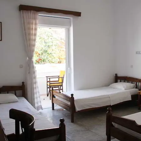 Otel Armadoros / Backpackers 2*