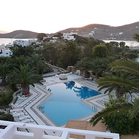 Armadoros / Backpackers Hotell