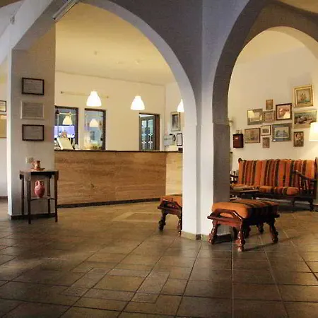 Hotel Armadoros / Backpackers
