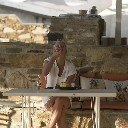 Armadoros / Backpackers Hotel 2*