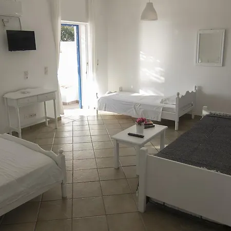 Armadoros / Backpackers Chora