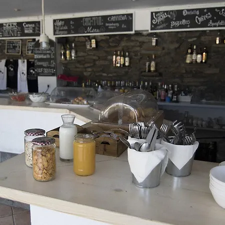 Armadoros / Backpackers Hotel Ios