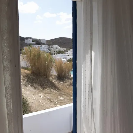 Armadoros / Backpackers Hotel