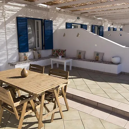 Hotel Armadoros / Backpackers Chora (Ios)