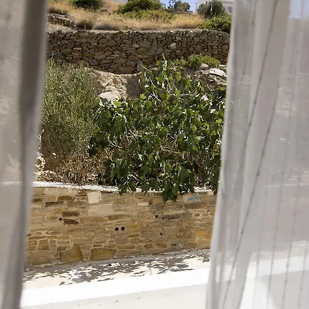 Hotel Armadoros / Backpackers Ios