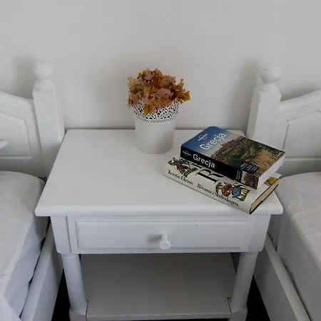 Hotel Armadoros / Backpackers Ios