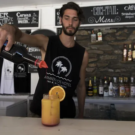 Armadoros / Backpackers Chora (Ios)