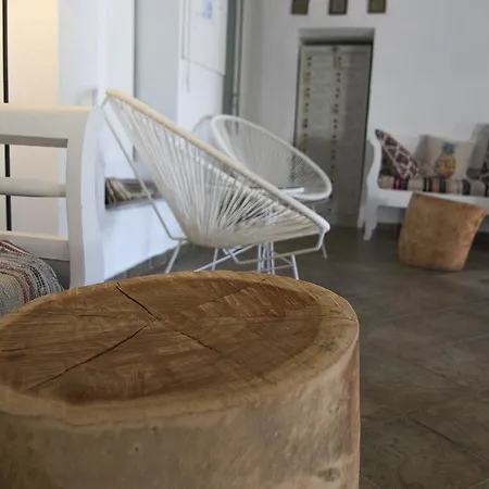 Hotel Armadoros / Backpackers