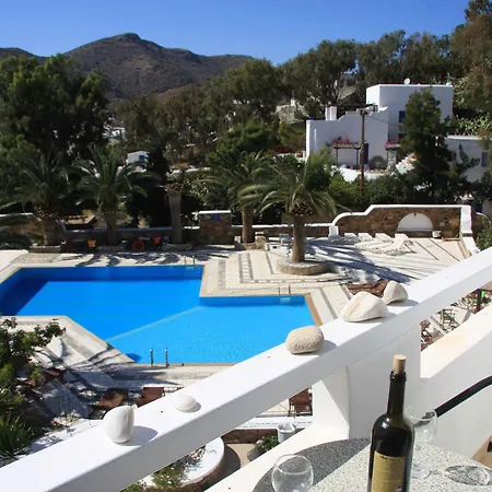 Armadoros / Backpackers 2*