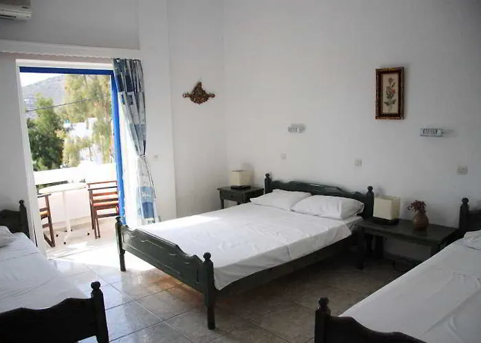 Armadoros / Backpackers Ios