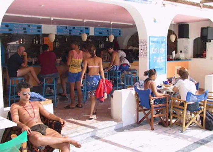 Hotel Armadoros / Backpackers 2*