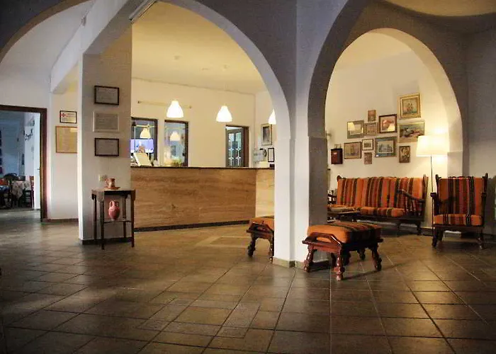 Hotel Armadoros / Backpackers