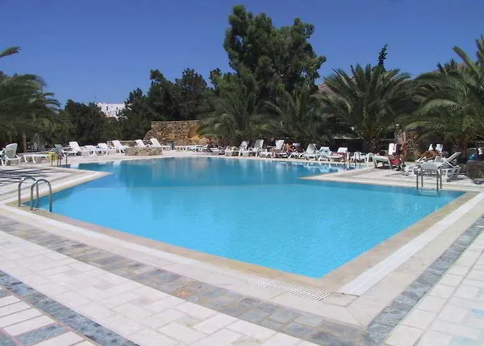 Armadoros / Backpackers Hotel Ios