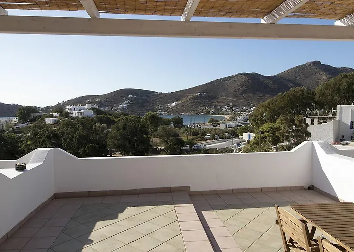 Armadoros / Backpackers 2* Ios