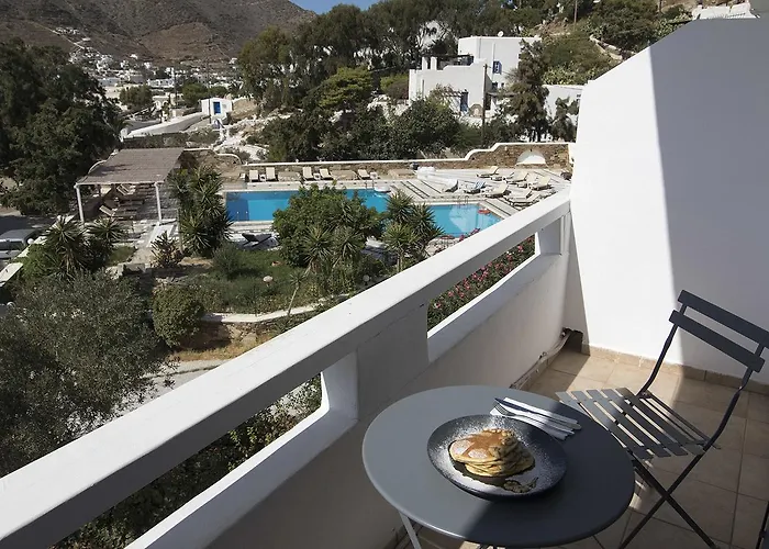 Hotel Armadoros / Backpackers 2*