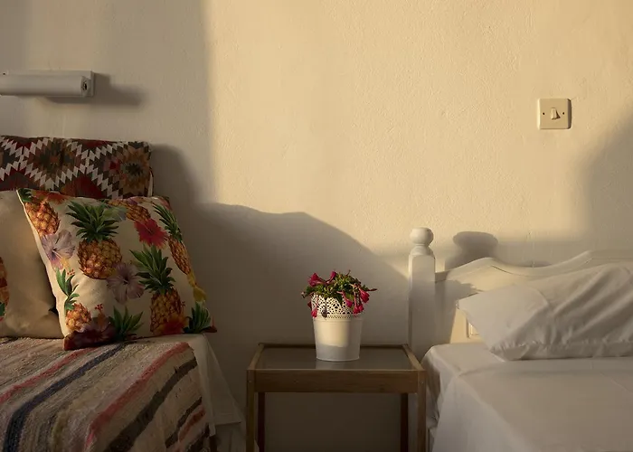 Armadoros / Backpackers Hotel 2*