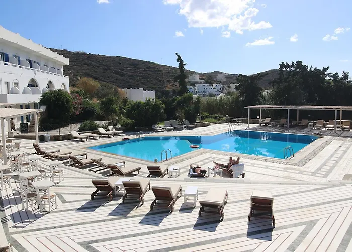 Hotel Armadoros / Backpackers 2*