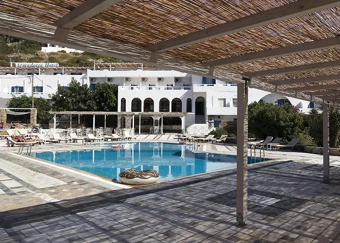 Armadoros / Backpackers Hotel