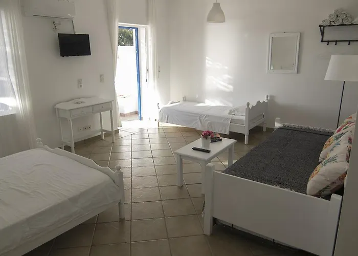 Armadoros / Backpackers Ios