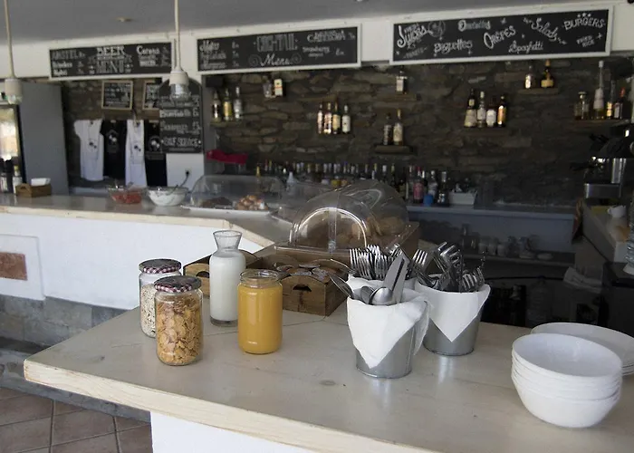 Armadoros / Backpackers Hotel Ios