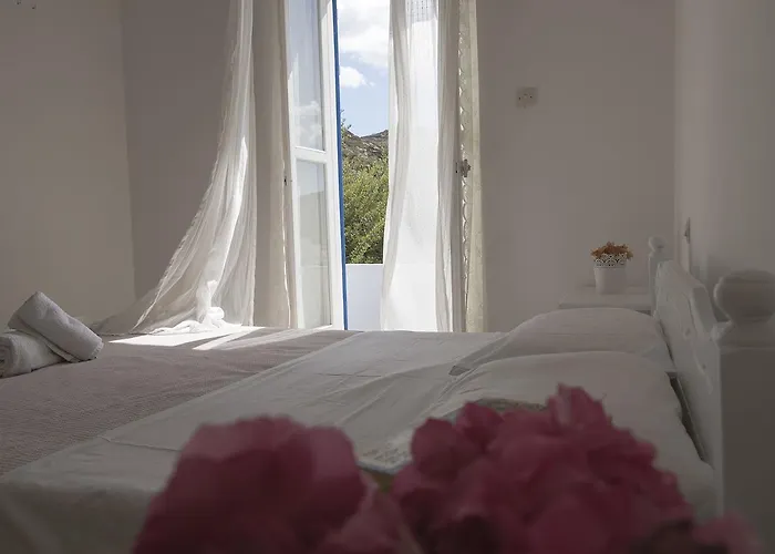 Hotel Armadoros / Backpackers Ios