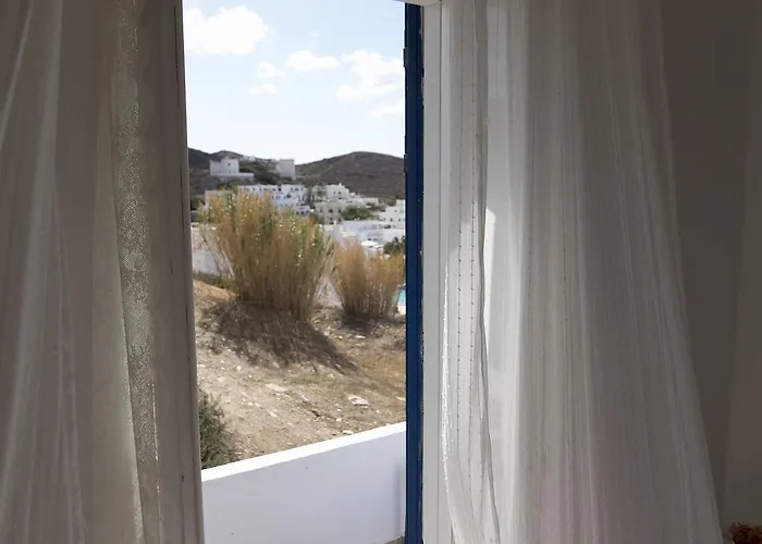 Armadoros / Backpackers Hotel