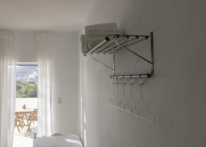 Armadoros / Backpackers 2* Ios