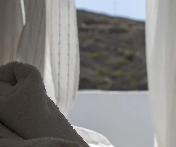 Armadoros / Backpackers 2*