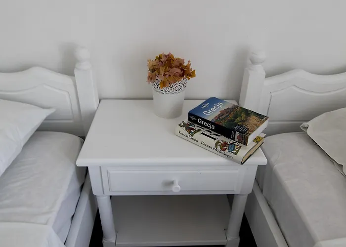 Hotel Armadoros / Backpackers Ios