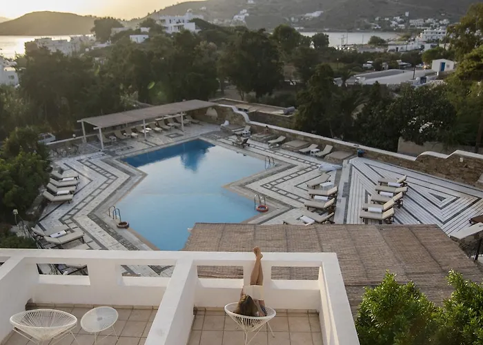 Armadoros / Backpackers Hotel 2*