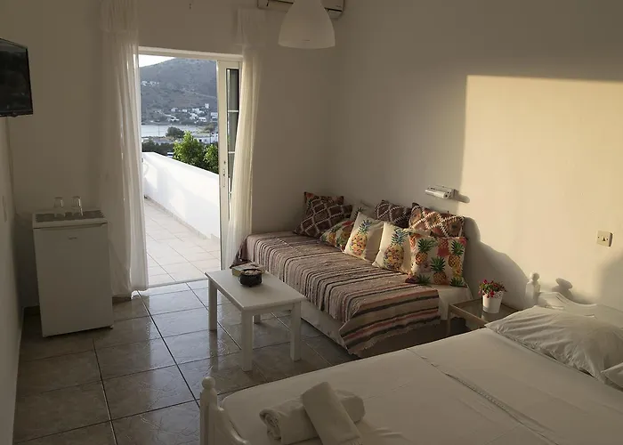 Armadoros / Backpackers Ίος