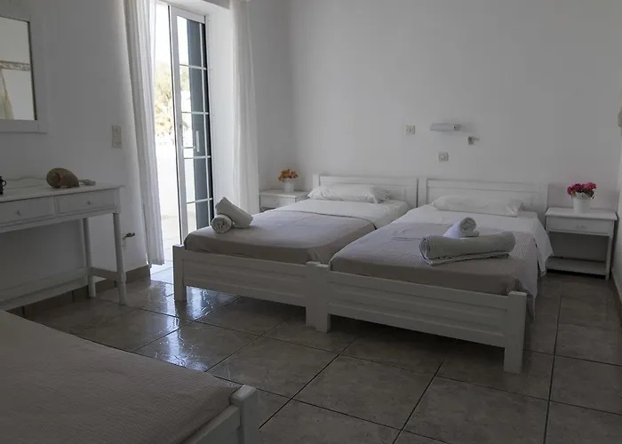 Armadoros / Backpackers Hotel 2*