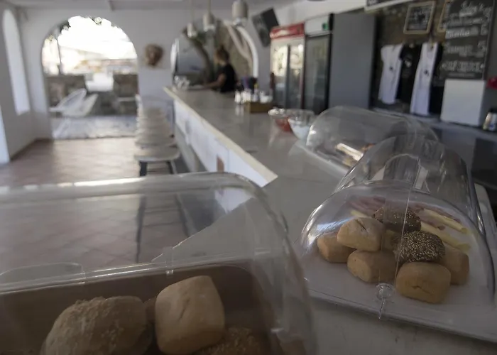 Armadoros / Backpackers 2* Ios