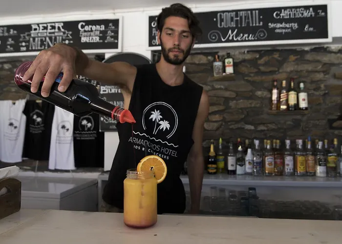 Armadoros / Backpackers Ios