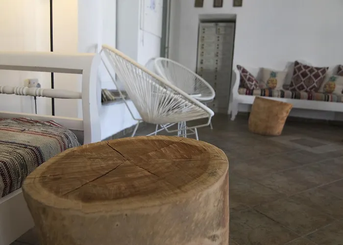 Hotel Armadoros / Backpackers