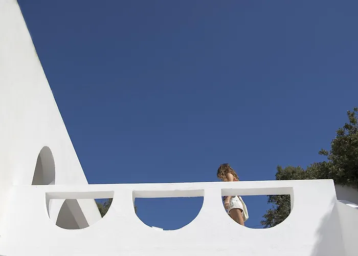 Armadoros / Backpackers Hotel Ios